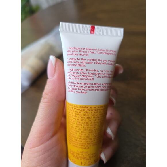 Comfort Scrub by Clarins for Women - 1.7 oz Scrub - Picture 14 of 16